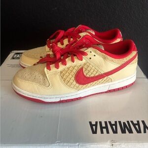 Nike mens' dunk Low-Top Sneakers - Cream/Red